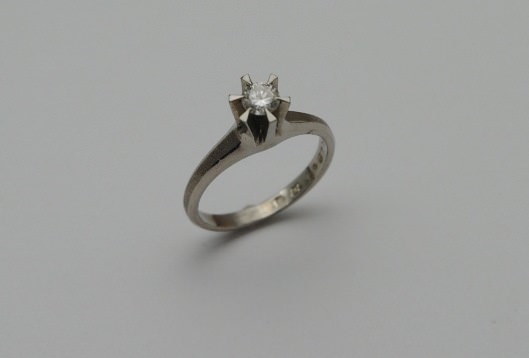 プラチナ900ダイヤモンド　婚約指輪　リモデル