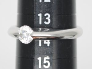 プラチナ　婚約指輪　サイズ
