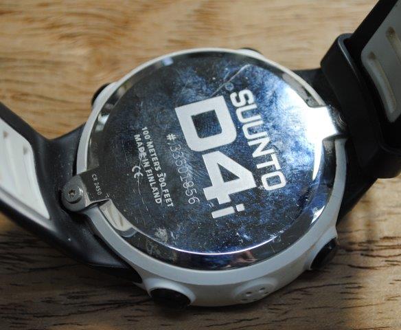 SUUNTO（スント） D4i (スントディーフォーアイ)腕時計電池交換 - ラ 