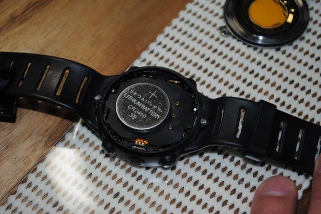 SUUNTO D4i　腕時計電池交換　即日　高崎市