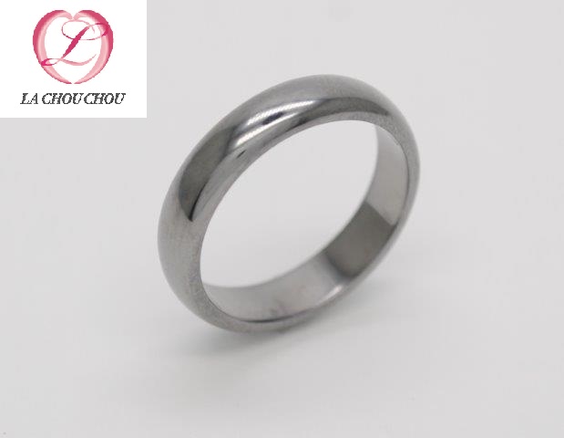 金属アレルギー対応　タンタル結婚指輪
