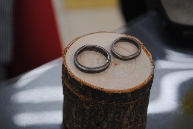 ブラックゴールド　金　ゴールド　結婚指輪　マリッジリング　手作り　ハンドメイド　ハンマー