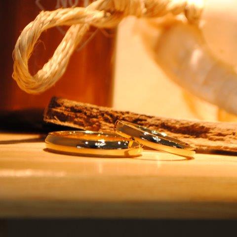 イエローゴールド　結婚指輪