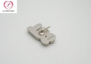 ピンバッジ　ピン折れ修理