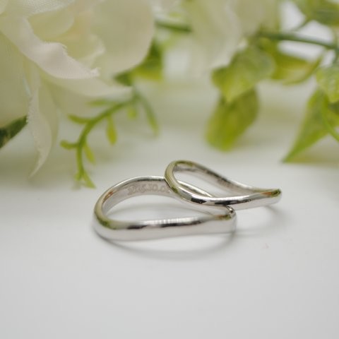 プラチナ　手作り結婚指輪　ウェーブ